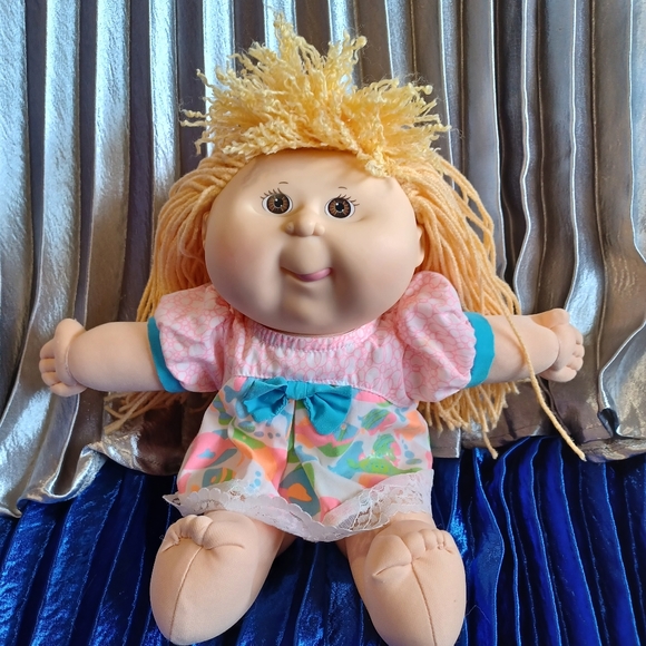 First edition Cabbage patch doll 1990 - Picture 14 of 16
